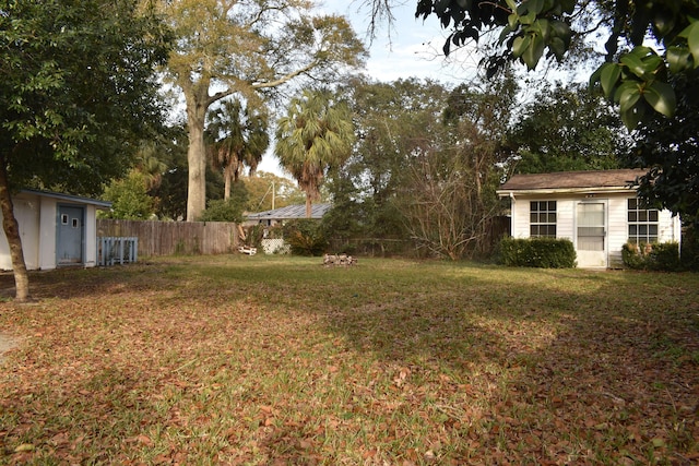 view of yard with a shed