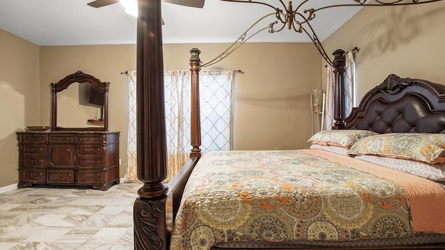 bedroom with ceiling fan