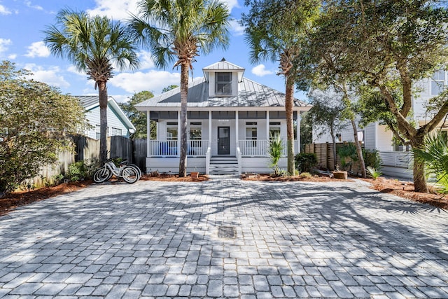 bungalow featuring a porch