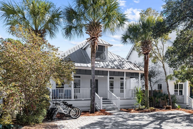 view of front of house featuring covered porch