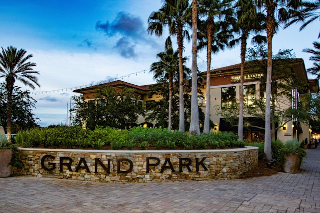 view of community / neighborhood sign