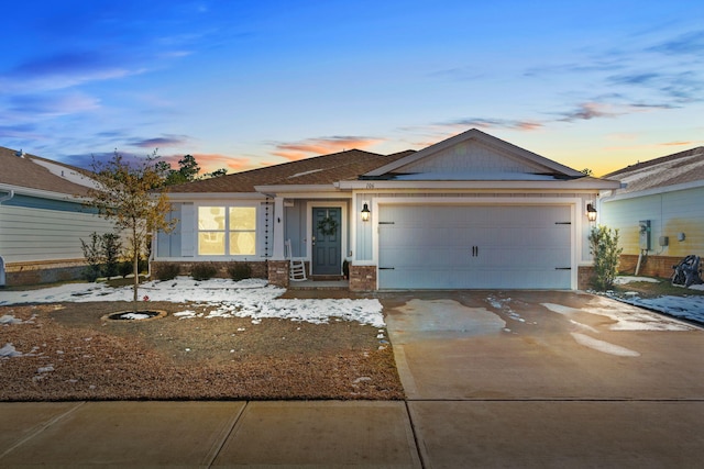 view of front facade with a garage