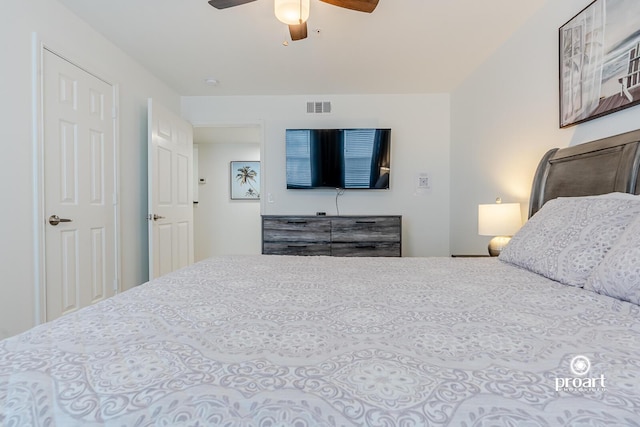 bedroom featuring ceiling fan