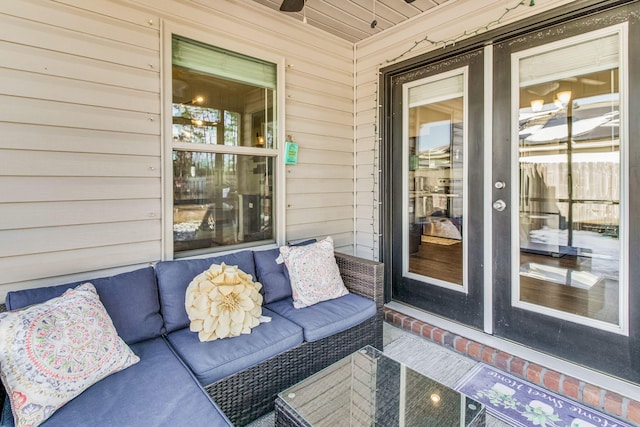 view of patio featuring ceiling fan