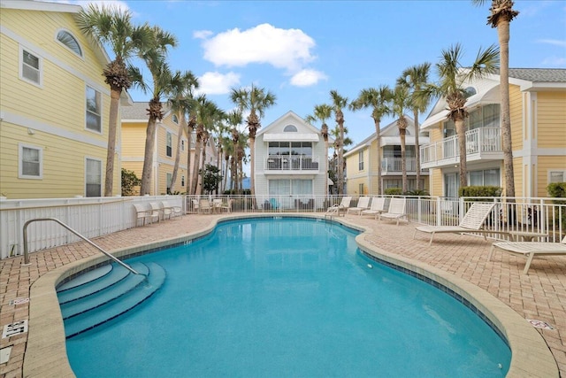 view of swimming pool