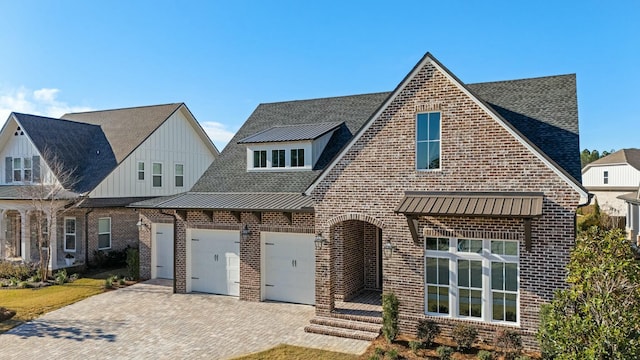 view of front facade featuring a garage