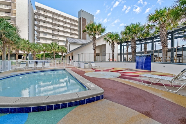 view of swimming pool