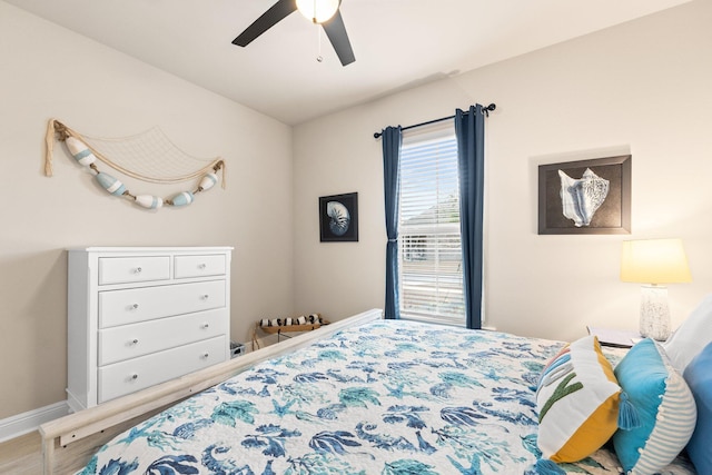 bedroom with ceiling fan