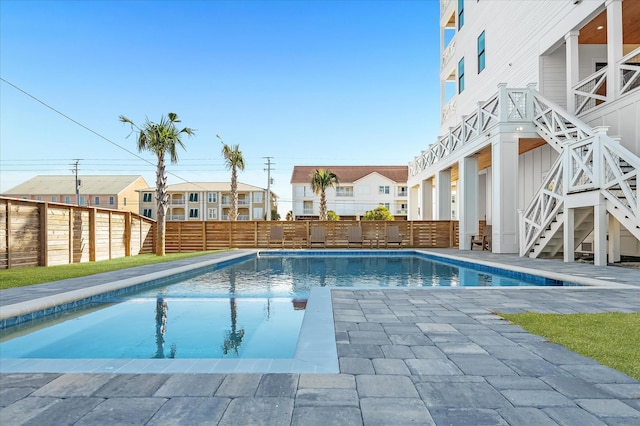 view of swimming pool