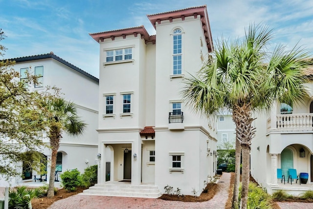 view of mediterranean / spanish-style house