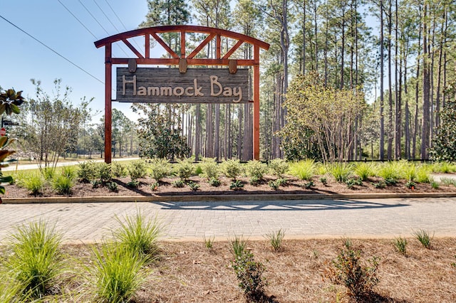 view of community / neighborhood sign