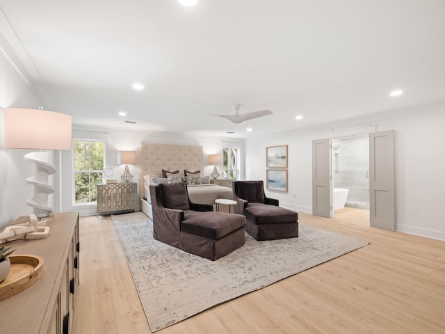 living room featuring light wood-type flooring, crown molding, and ceiling fan