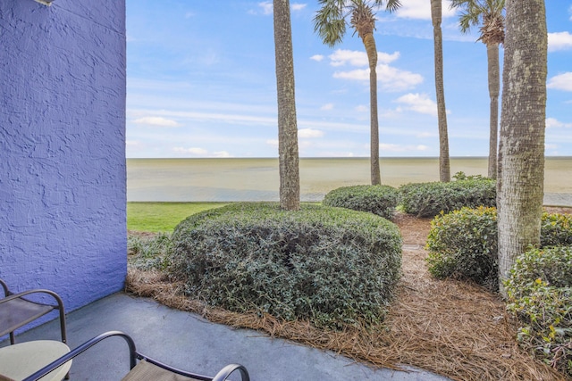 view of yard with a water view