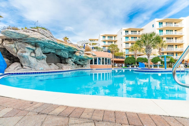 view of swimming pool