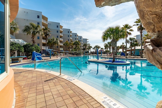 view of swimming pool