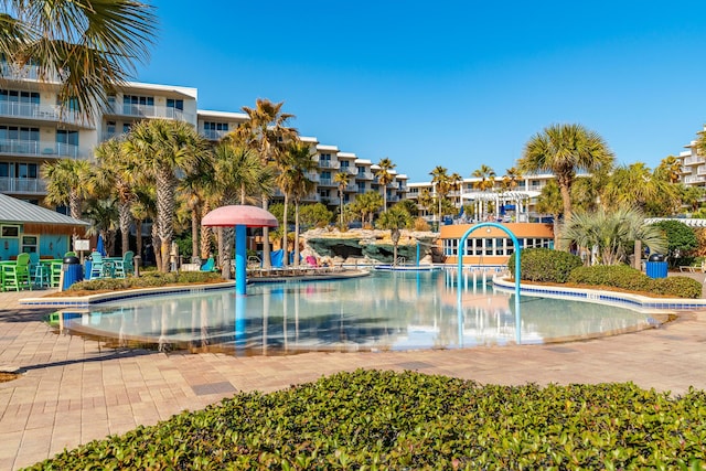 view of swimming pool