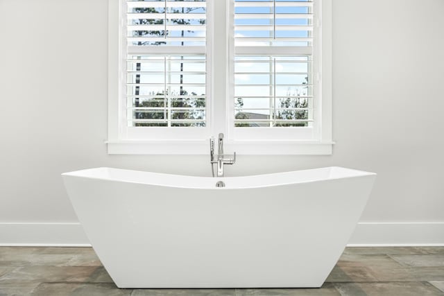 bathroom featuring a bathing tub