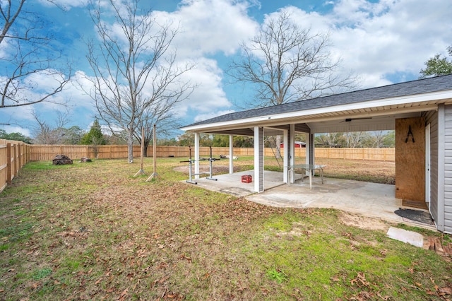 view of yard featuring a patio area