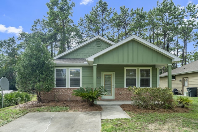 view of front of home featuring a porch