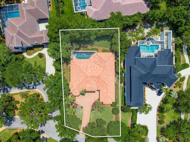 416 Admiral Ct, Destin, FL 32541 - aerial overview of property's location featuring a pool and property boundaries highlighted