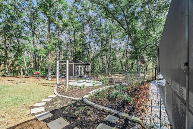 view of yard with a shed