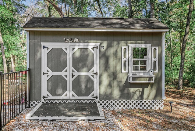 view of outbuilding