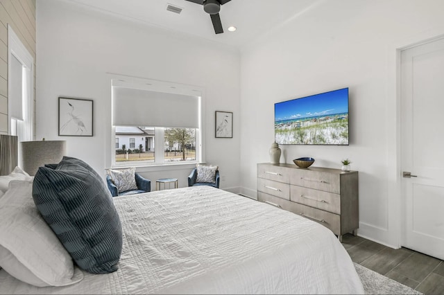 bedroom with ceiling fan