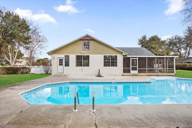 2185 Calle De Castelar, Navarre, FL 32566 - view of swimming pool featuring a sunroom