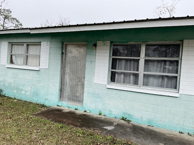 view of property entrance