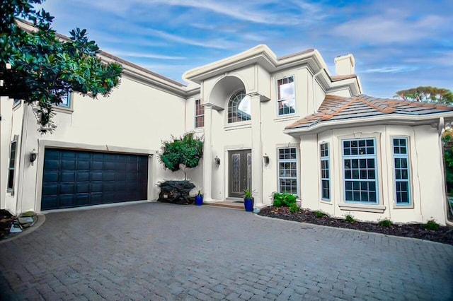 view of front facade with a garage