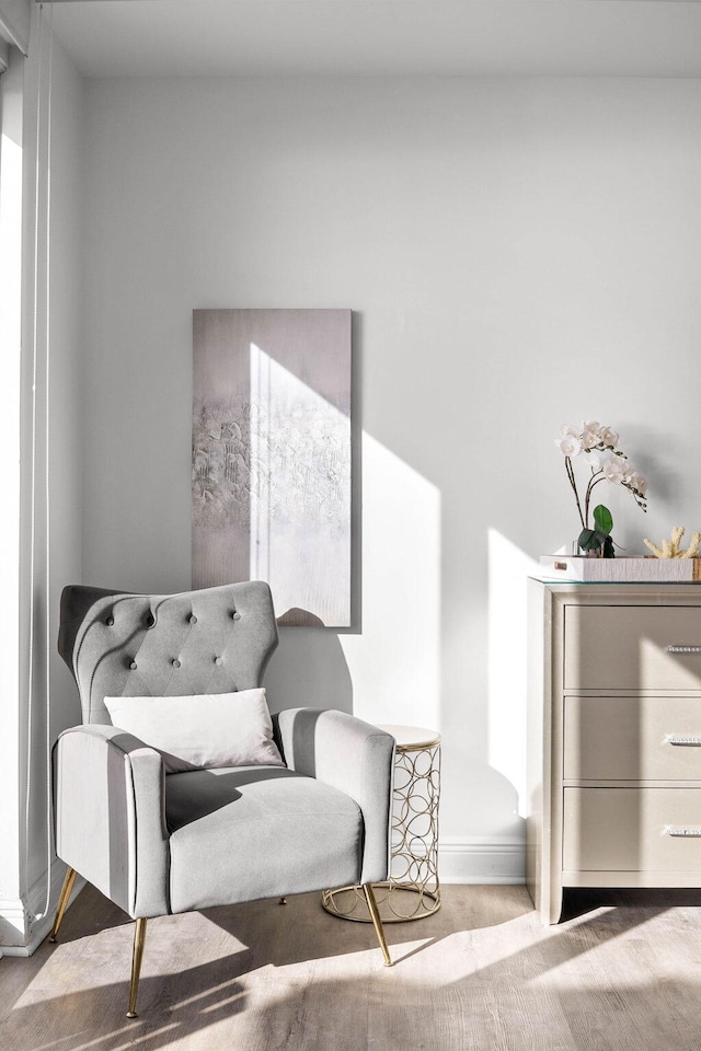 sitting room with baseboards