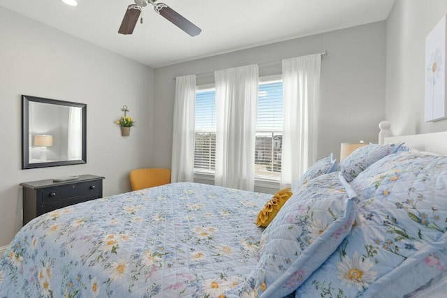 bedroom with ceiling fan