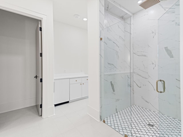147 Quail Hollow Ct, Watersound, FL 32461 - bathroom with a marble finish shower, recessed lighting, and baseboards