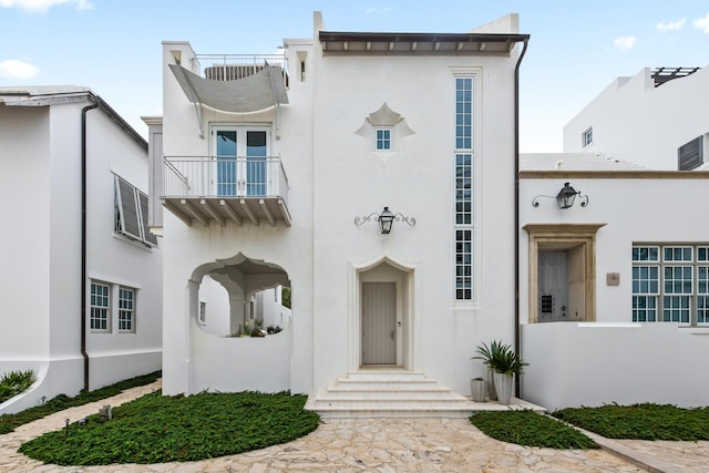 view of front of property with stucco siding