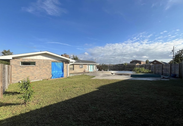 view of yard with a patio area