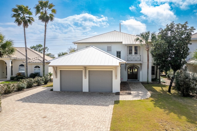 view of front facade with a front lawn