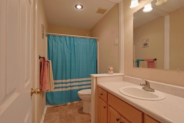 5205 Whitehurst Ln, Crestview, FL 32536 - full bath featuring vanity, toilet, and a shower with curtain