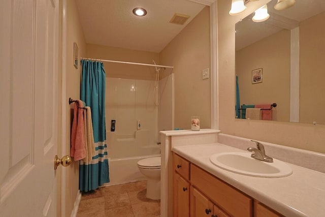 5205 Whitehurst Ln, Crestview, FL 32536 - bathroom featuring toilet, vanity, and shower / bathtub combination with curtain