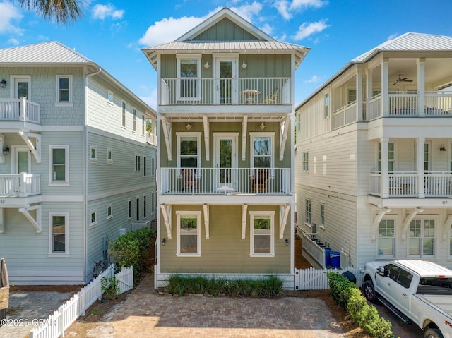115 Cottage Ct, Panama City Beach, FL 32413 - view of front of home featuring ceiling fan