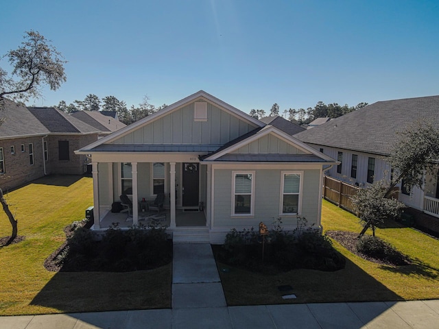 view of front of property with a front lawn