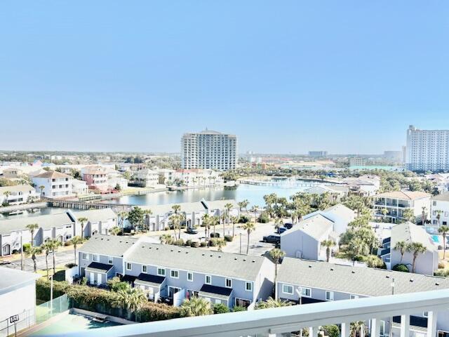 water view featuring a city view