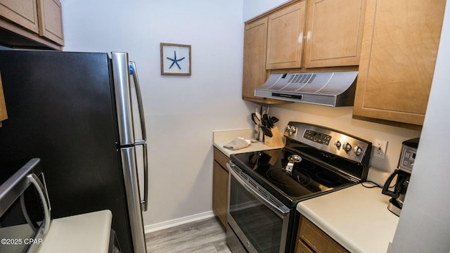 kitchen with stainless steel appliances, baseboards, light wood-style floors, light countertops, and range hood