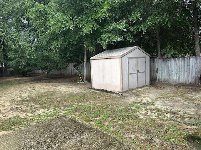 223 W Pinoak Ct, Crestview, FL 32539 - view of shed featuring a fenced backyard