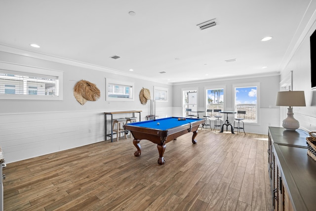 playroom featuring a wainscoted wall, visible vents, wood finished floors, and pool table