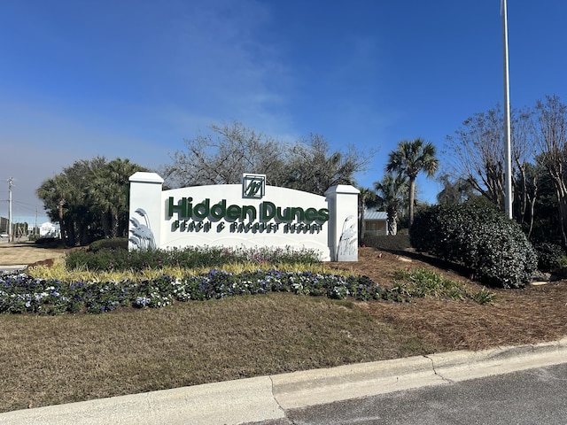 view of community / neighborhood sign