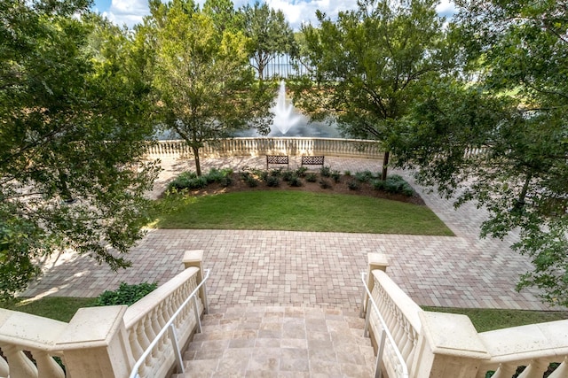 view of yard featuring a patio