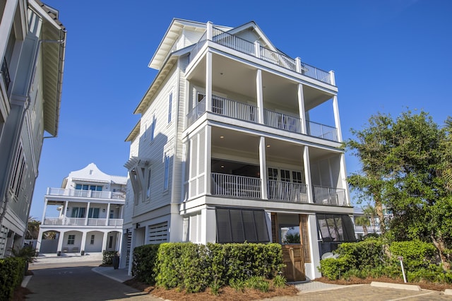 view of front of house