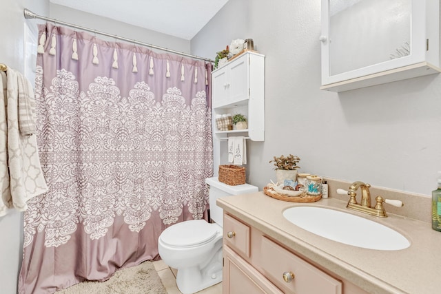 full bath with curtained shower, toilet, and vanity