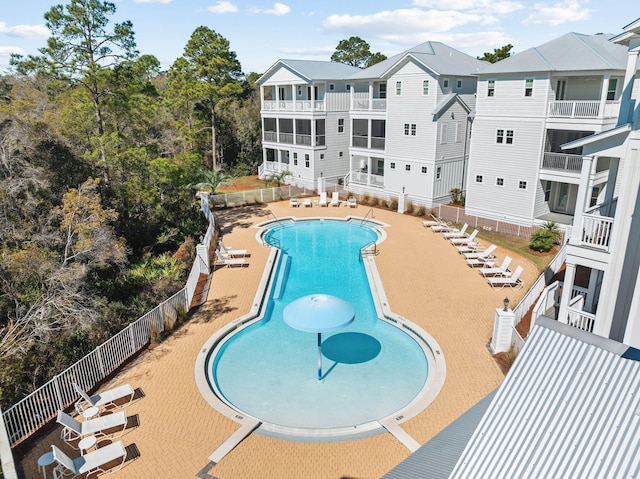 pool with fence