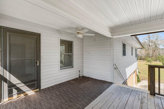 deck with ceiling fan